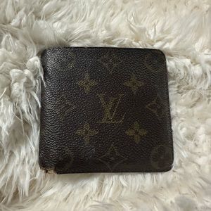 PLEASE READ DESCRIPTION- Authentic Louis Vuitton Monogram Bi-Fold Wallet-
